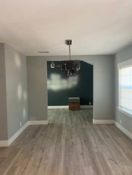 Building Photo - 2802 W 45th St