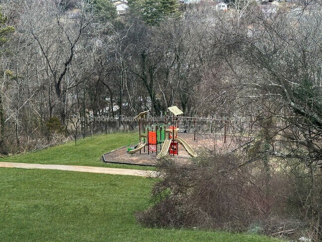 Building Photo - 1724 Bennett Vlg Dr