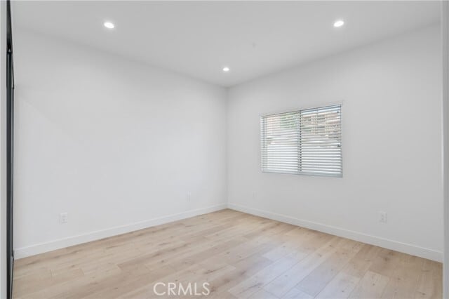 Building Photo - 11142 Woodley Ave