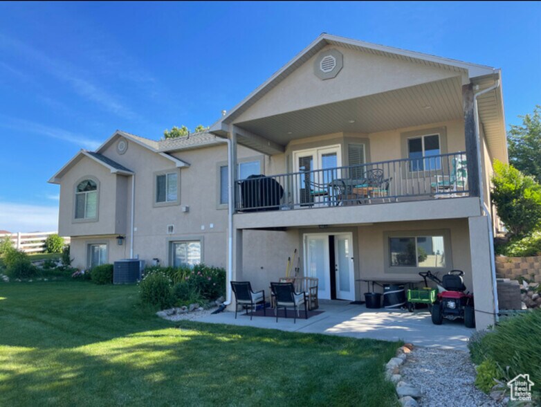 Building Photo - 143 E Box Elder Dr