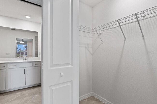 Building Photo - 12440 Wellen Golf St
