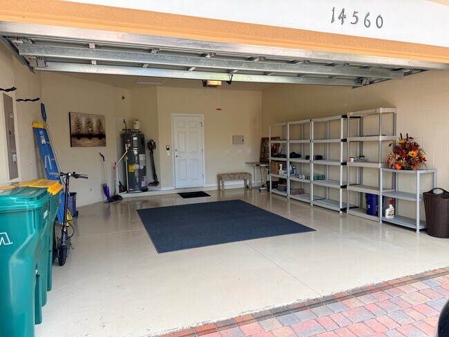 Building Photo - 14560 Grapevine Dr
