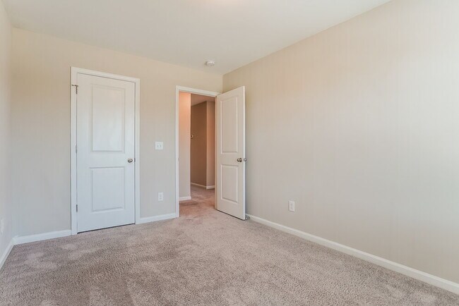 Building Photo - 548 Wendell Falls Pkwy