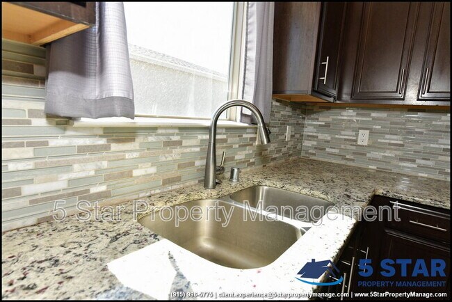 Building Photo - 4825 Mark Avizo