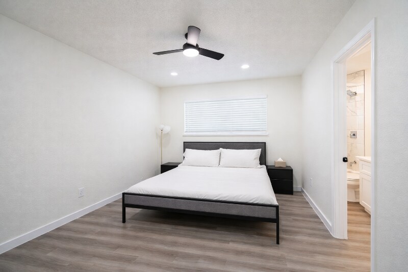 Building Photo - 5221 Bonita Ave