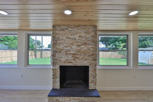 Building Photo - 5941 4th Ave N