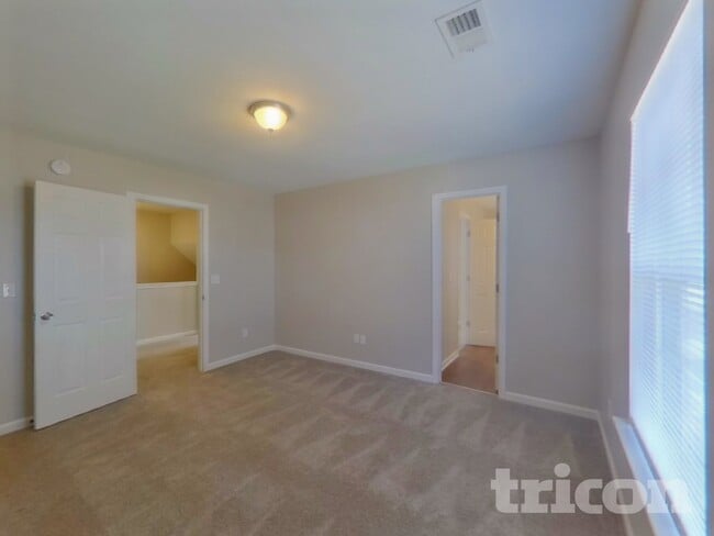 Building Photo - 318 Cavalier Ln