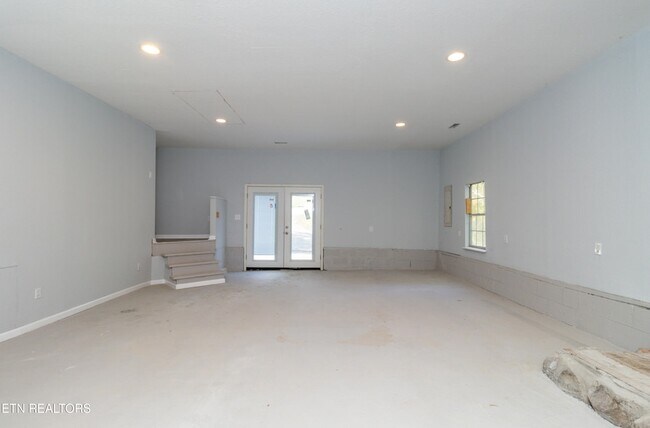 Building Photo - 770 Mahoney Rd