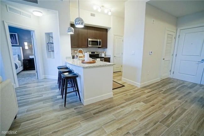 Building Photo - 8050 SW 72nd Ave