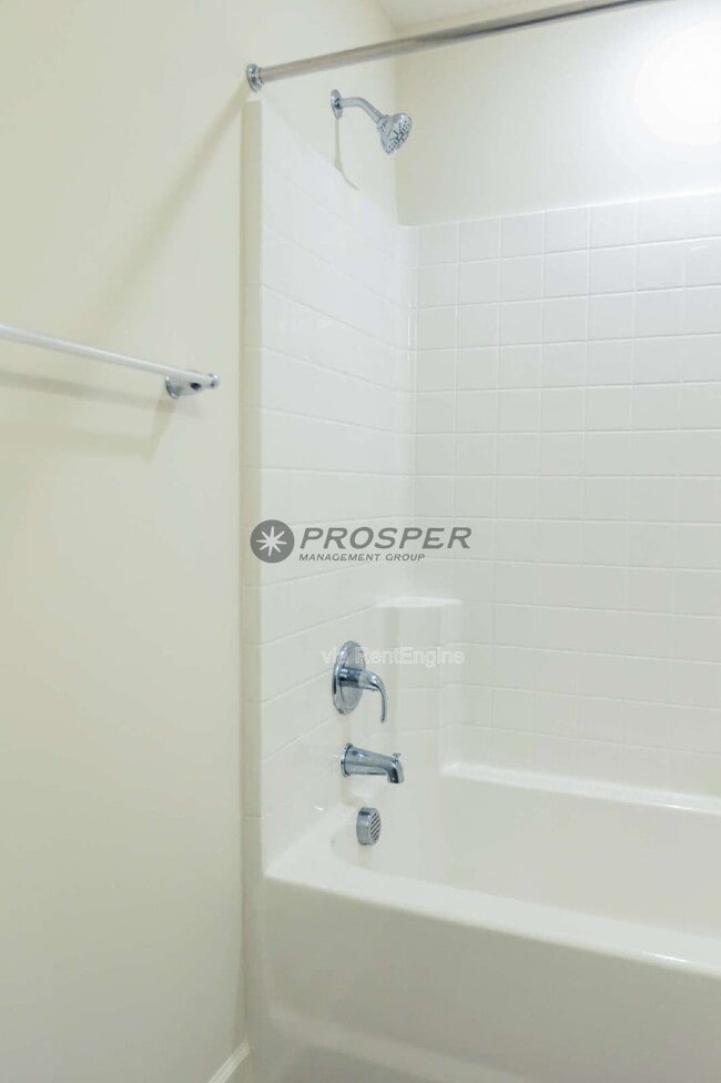 Building Photo - 16 Jaycee Ct