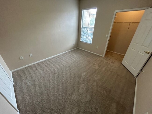 Building Photo - 2 BEDROOM CONDO IN SOUTHWEST LAS VEGAS CONDO