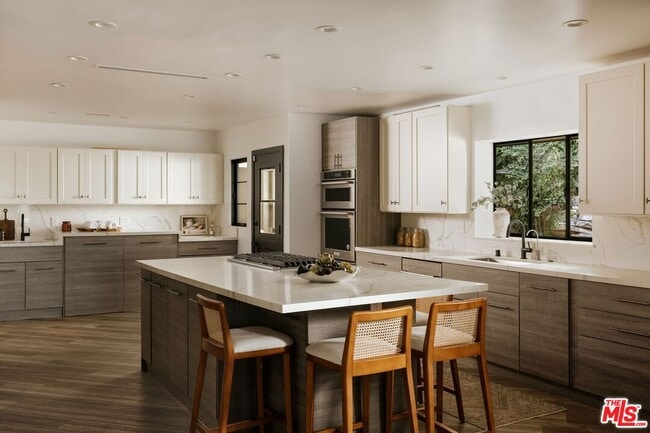Building Photo - 10122 Sunbrook Dr