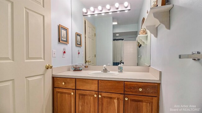 Building Photo - 50145 Tottenham Ct