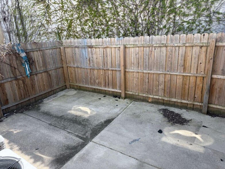 Building Photo - 1612 Cecil B. Moore Ave