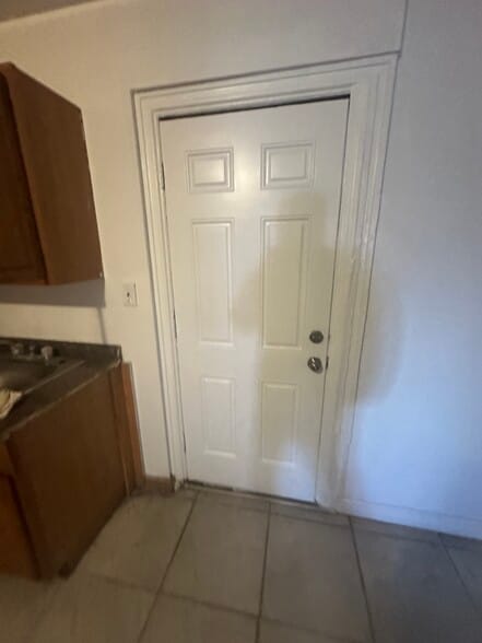 Building Photo - 636 Ridge Ave