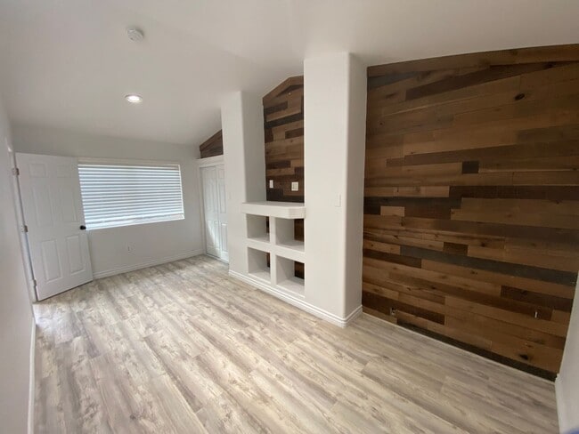 Building Photo - Charming 3-Bedroom Home with Fireplace & Private Yard – South B St, Lompoc