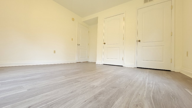 Building Photo - 435 SE 6th Terrace