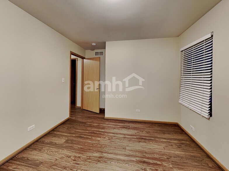Building Photo - 25766 S Taft St