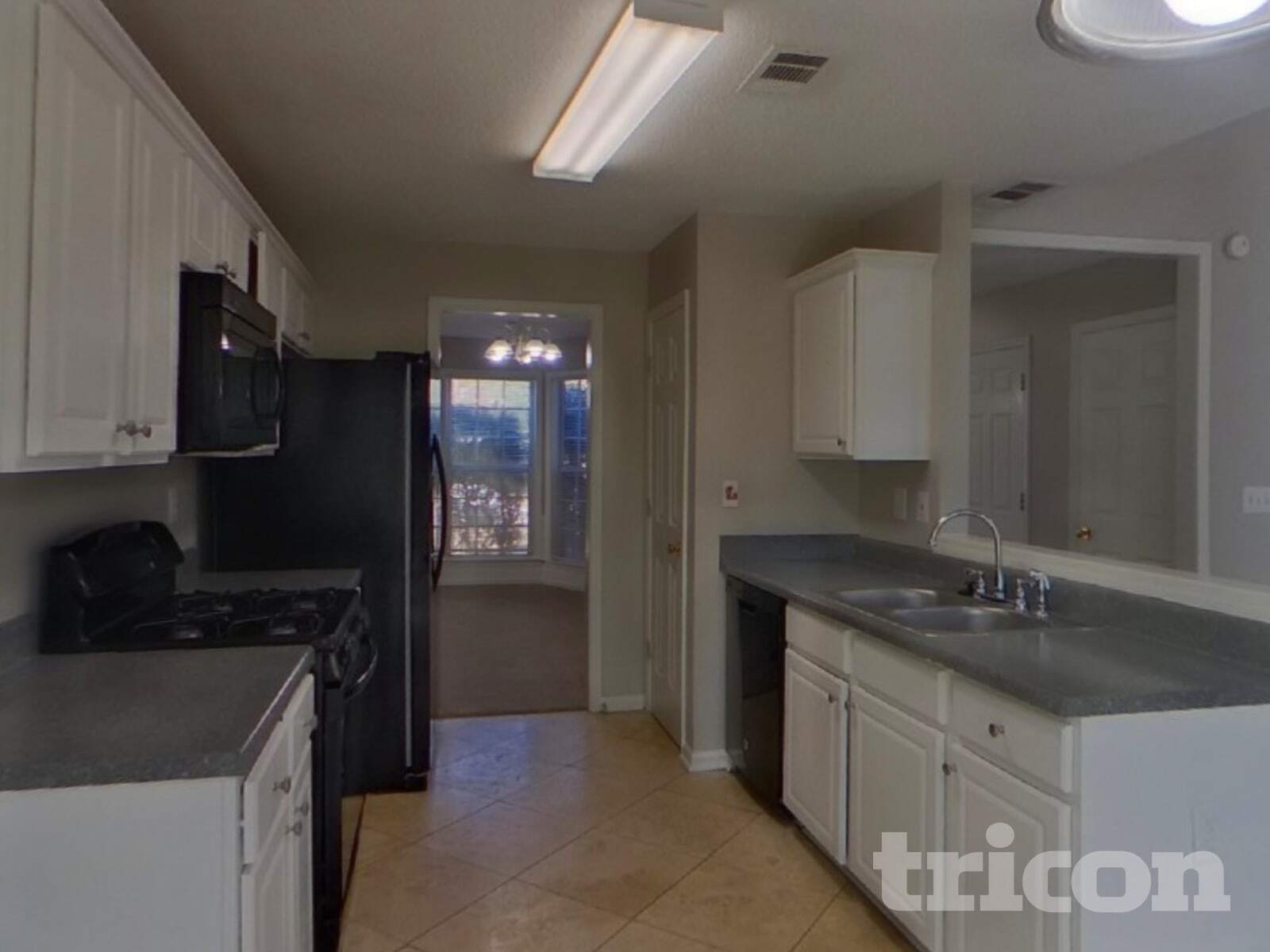 Building Photo - 325 Cadeleigh Ct