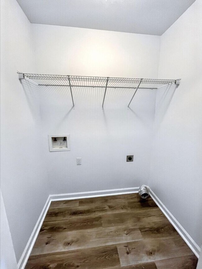 Building Photo - Beautiful 3-Bedroom Home with Modern Comfo...
