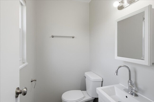 Building Photo - 3226 Voigt Dr