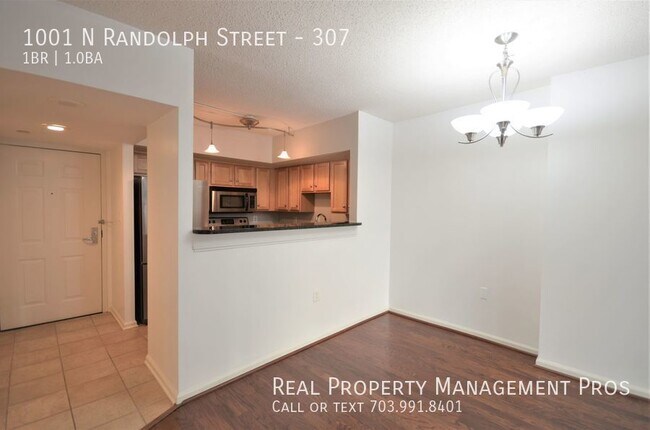 Building Photo - Pristine Ballston Condo with Sunroom- Inte...