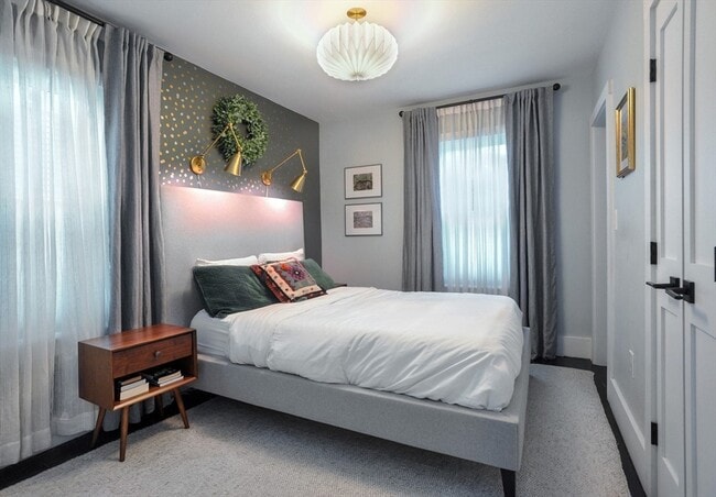 Building Photo - 27 Armandine St