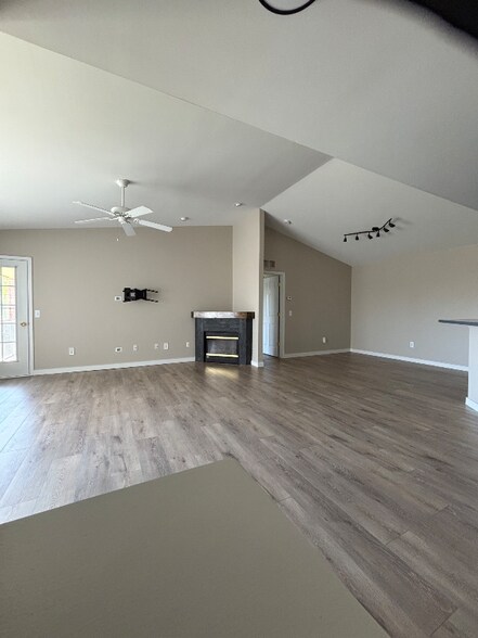 Building Photo - 51780 Adler Park Dr W