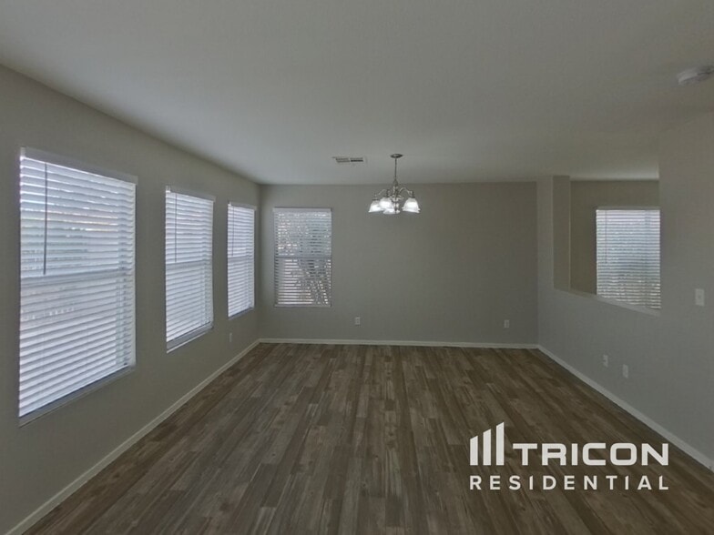 Building Photo - 696 Moonlight Mesa Dr