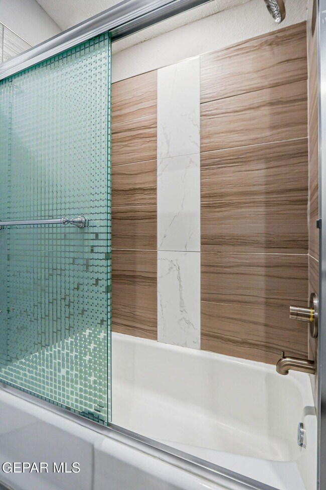 Building Photo - 10164 Dunbarton Dr