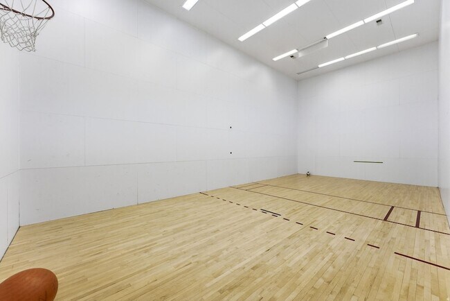 Building Photo - 1041 W Grindelwald Ct