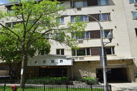 Building Photo - 426 W Barry Ave