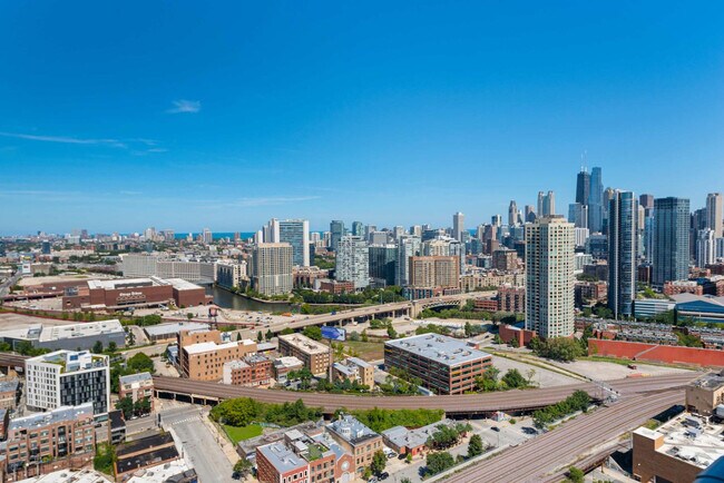 Building Photo - 365 N Halsted St