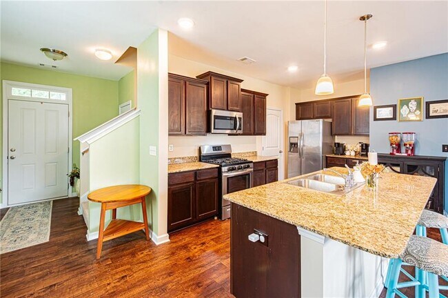 Building Photo - 305 Thimbleberry Dr