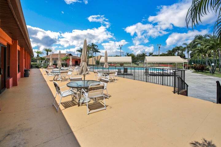 Building Photo - 4492 Brook Dr