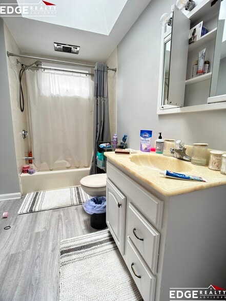 Building Photo - 24 Dickinson Rd