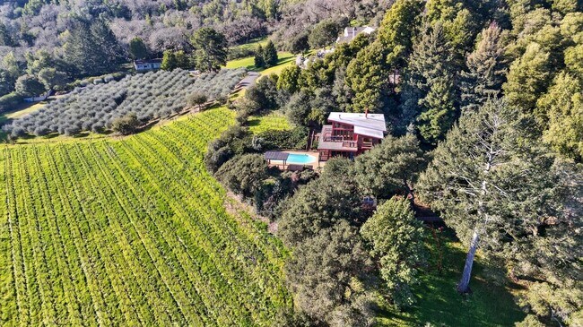 Building Photo - 2299 Sobre Vista Rd