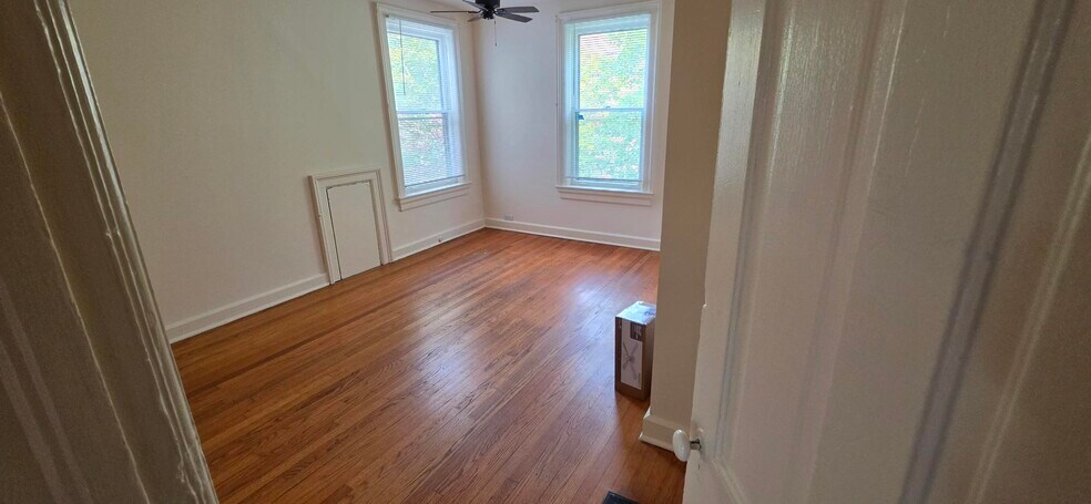 Building Photo - 611 Mulberry Pl