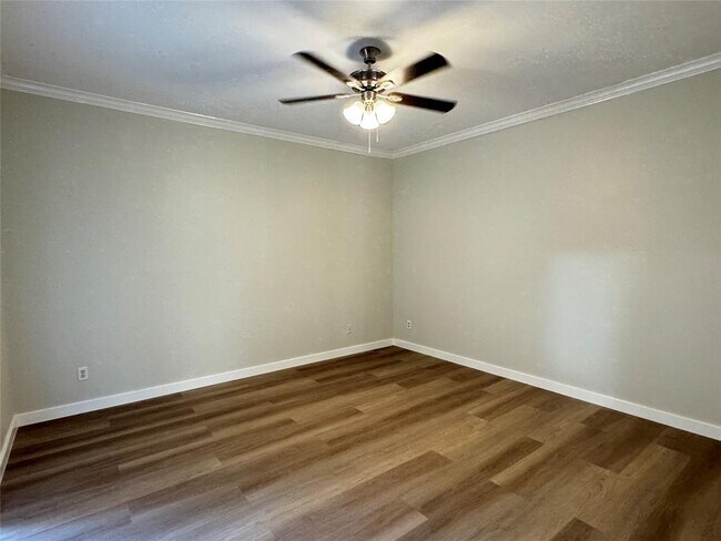 Building Photo - 6500 Harbor Town Dr