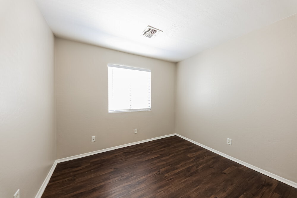 Building Photo - 12817 W Mandalay Ln