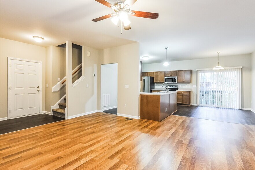 Building Photo - 705 Marjam Ln