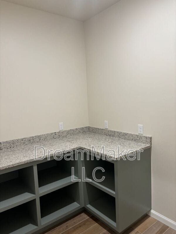 Building Photo - 3002 Hollow Crest Ln