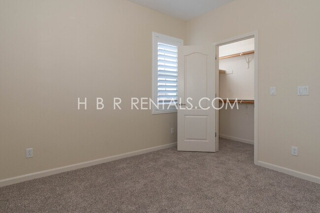 Building Photo - Questa Village - Mountain House- Spacious & Stylish 5-Bedroom Retreat in Mountain House – 3.5 Bat...