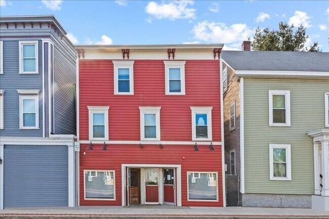 Primary Photo - 97 Bridge St