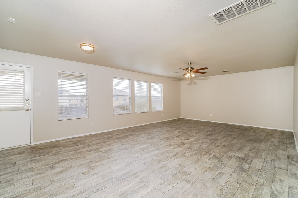 Building Photo - 228 Weeping Willow