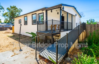 Building Photo - 3741 Jasmine St
