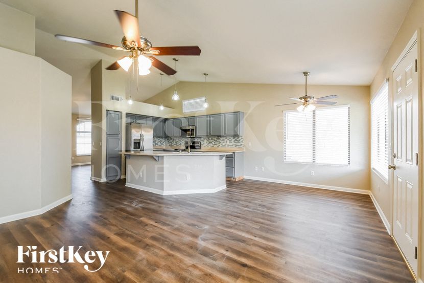 Building Photo - 13681 N 82nd Ave