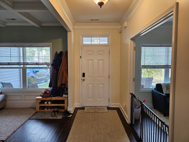 Building Photo - Beautiful unfurnished 5 Bedroom 3 Bath home in The Preserve at Tidewater Sneads Ferry