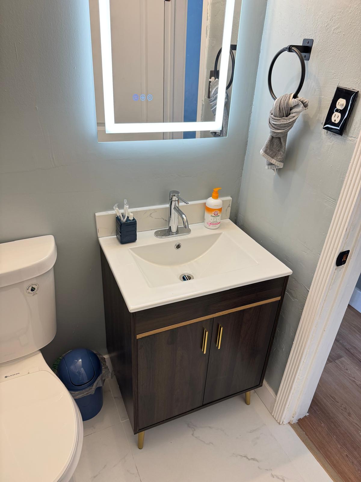 Bathroom - 414 N 60th Way