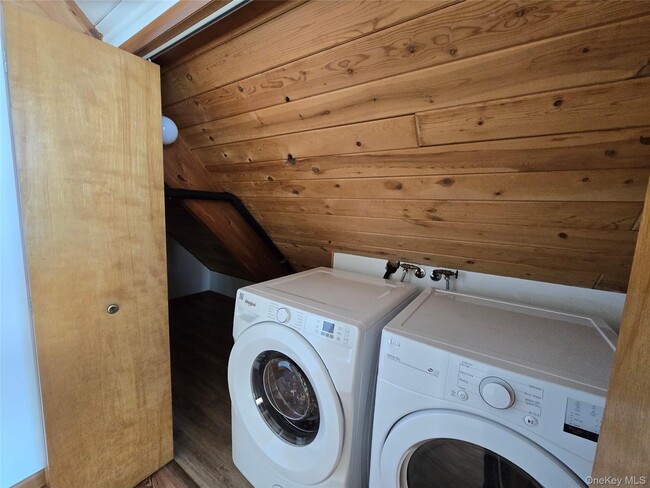 Building Photo - 36 Ten Broeck Ln